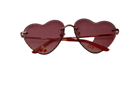 HEART EYES 🍒